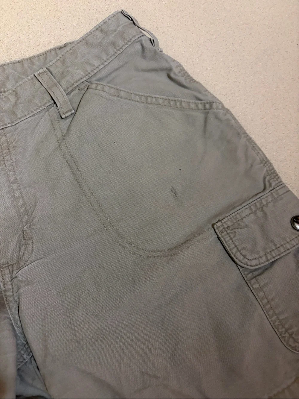 Carhartt Women’s Cargo Shorts in Light Khaki